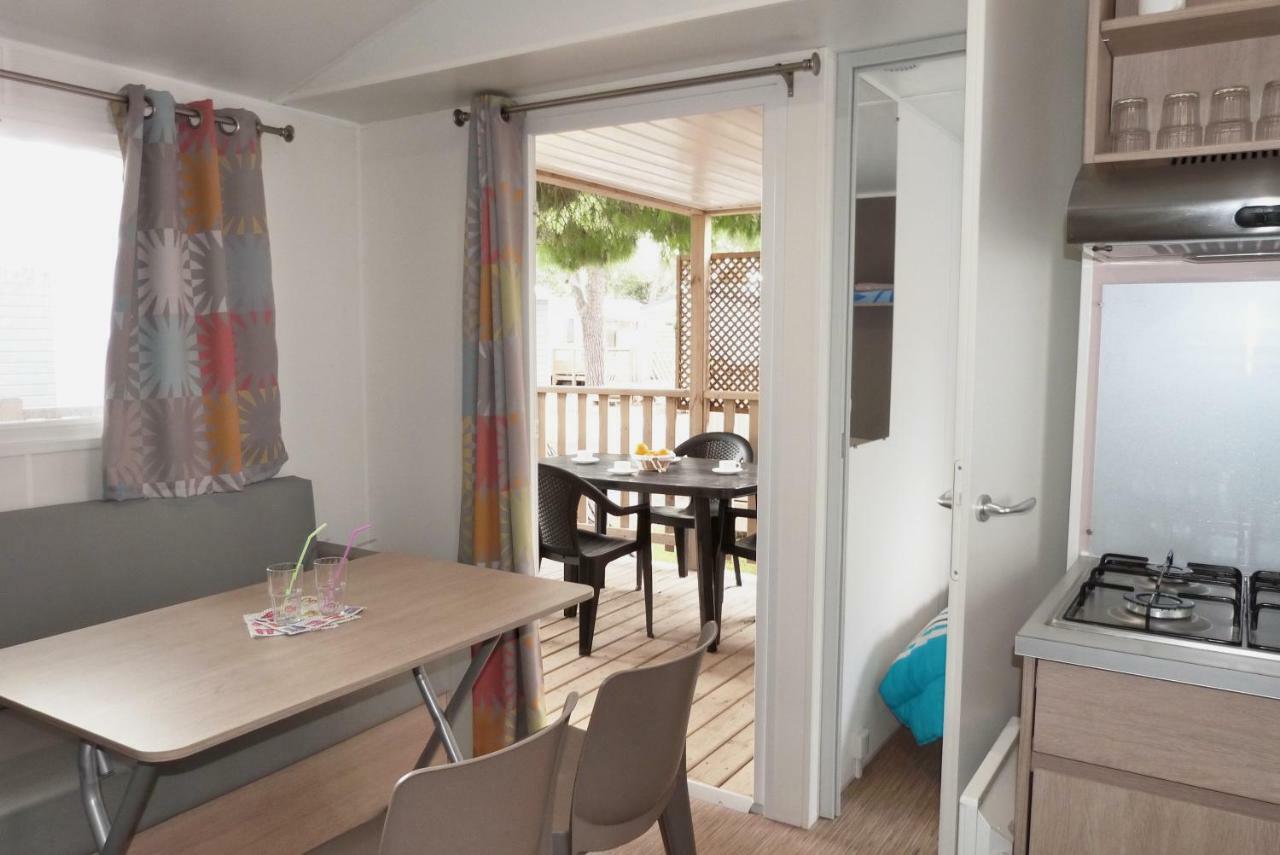 Camping La Bergerie Plage Hyères Habitación foto